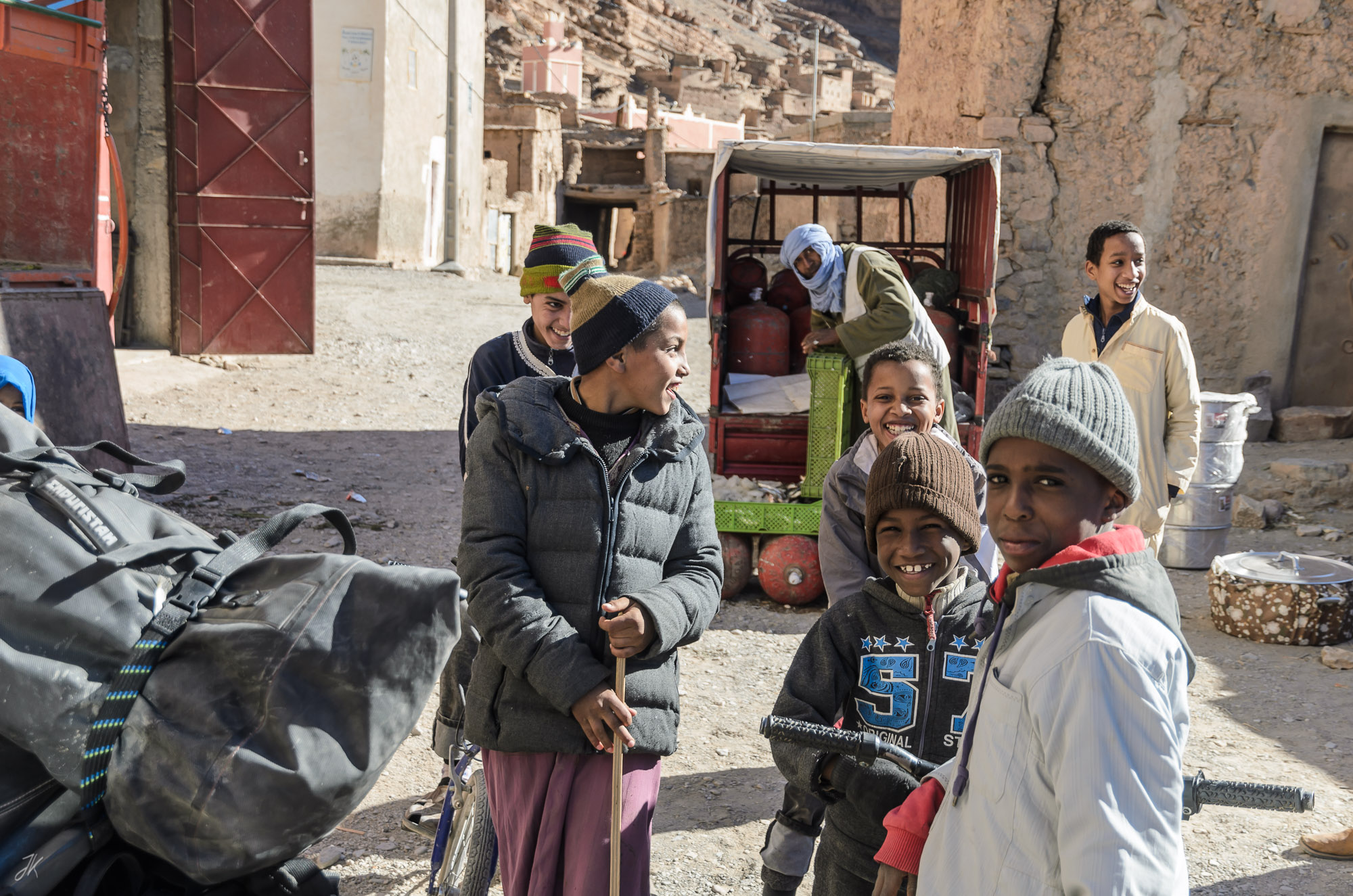 The boys were super excited to see a traveller and the hospitality by the villagers here was humbling. Immediately after I stepped off the Tenere, I was surrounded by curious locals and soon after was offered tea and some fruits.